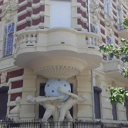 Apartment History Centr